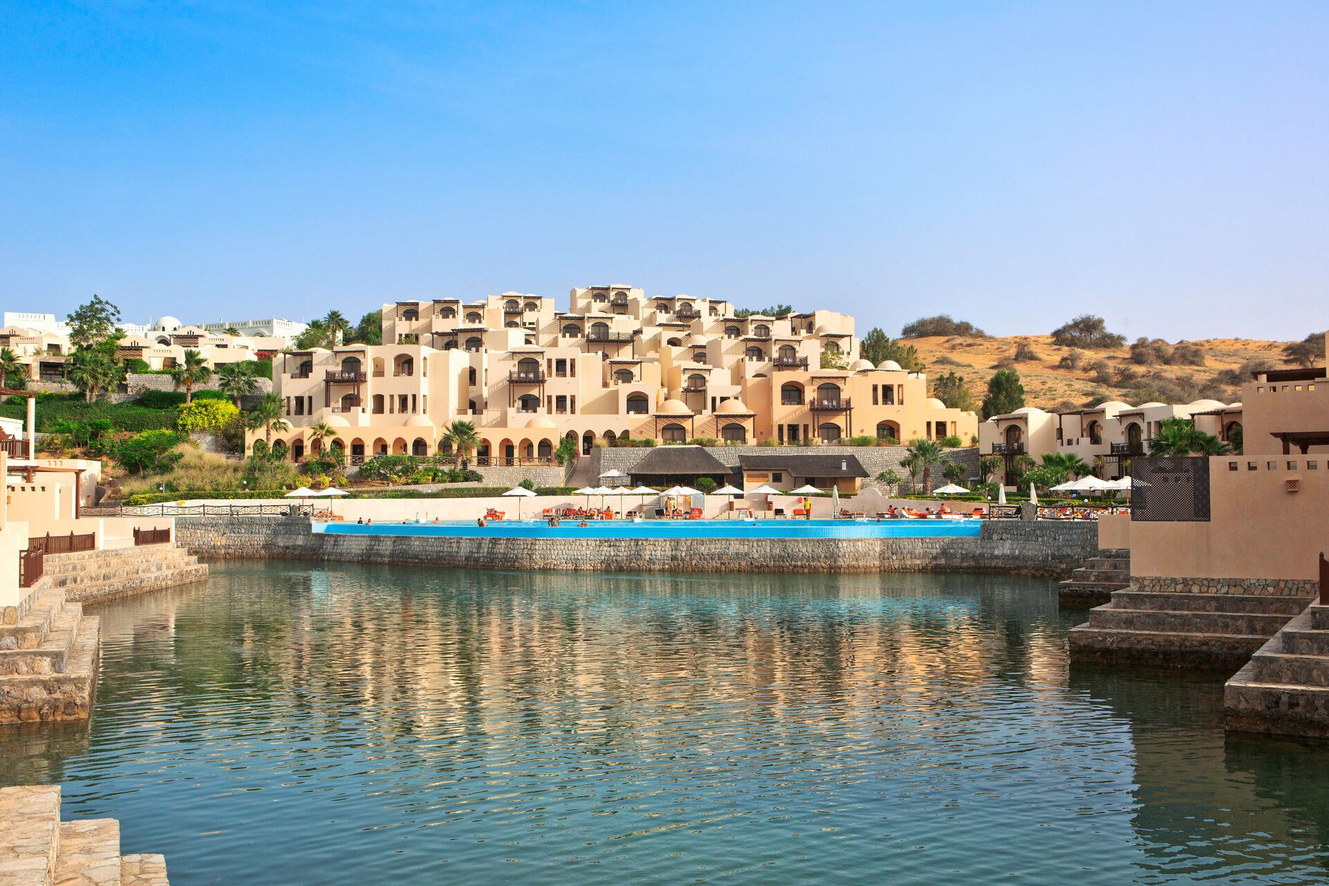 The Cove Rotana Resort - 10 Nächte bleiben - nur 7 Nächte bezahlen