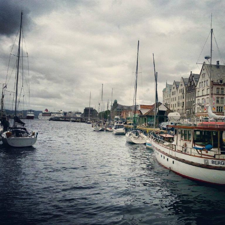 941660_590421974331975_1398949541_n