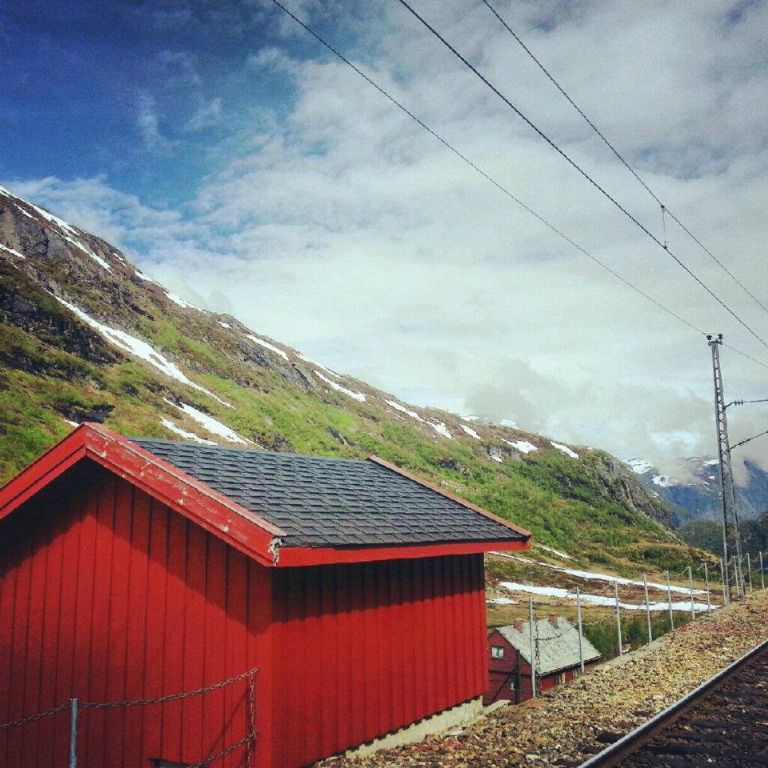 936162_590421640998675_596890079_n