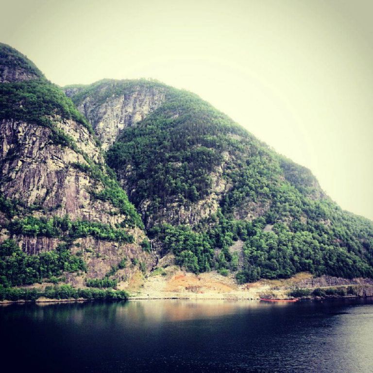 941525_590421260998713_530866507_n