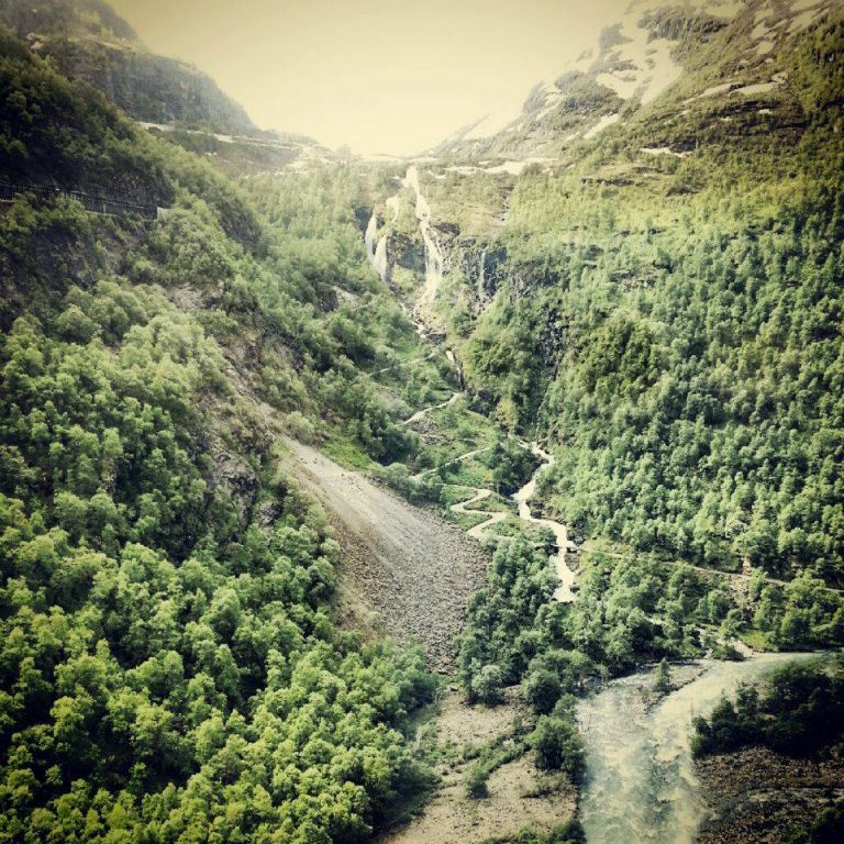 580728_590420747665431_1463183617_n