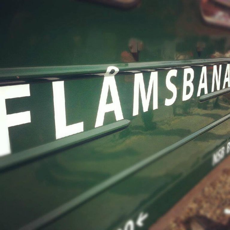 389286_590420800998759_1704989771_n