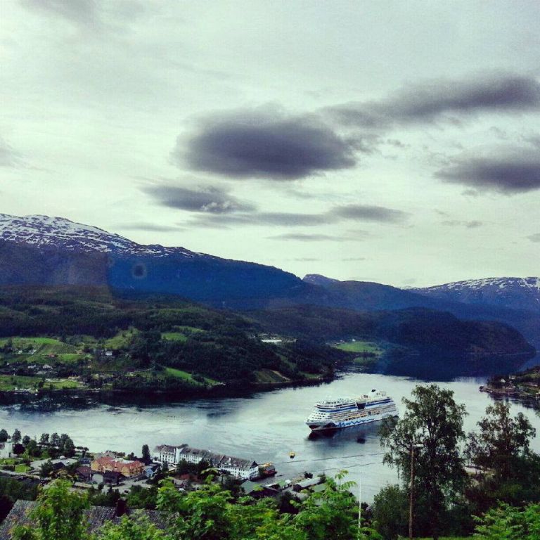 969838_590421700998669_105533273_n