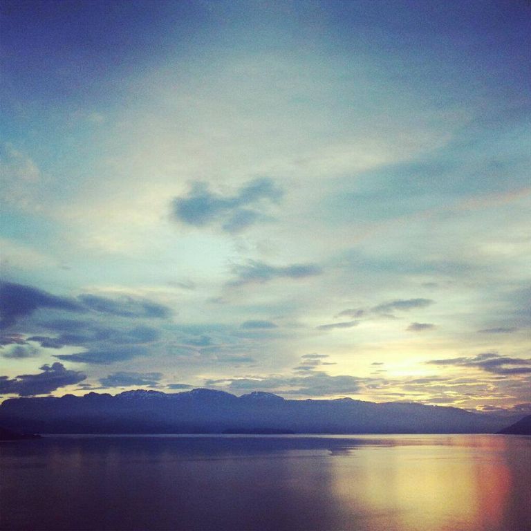 184452_590422060998633_165598919_n