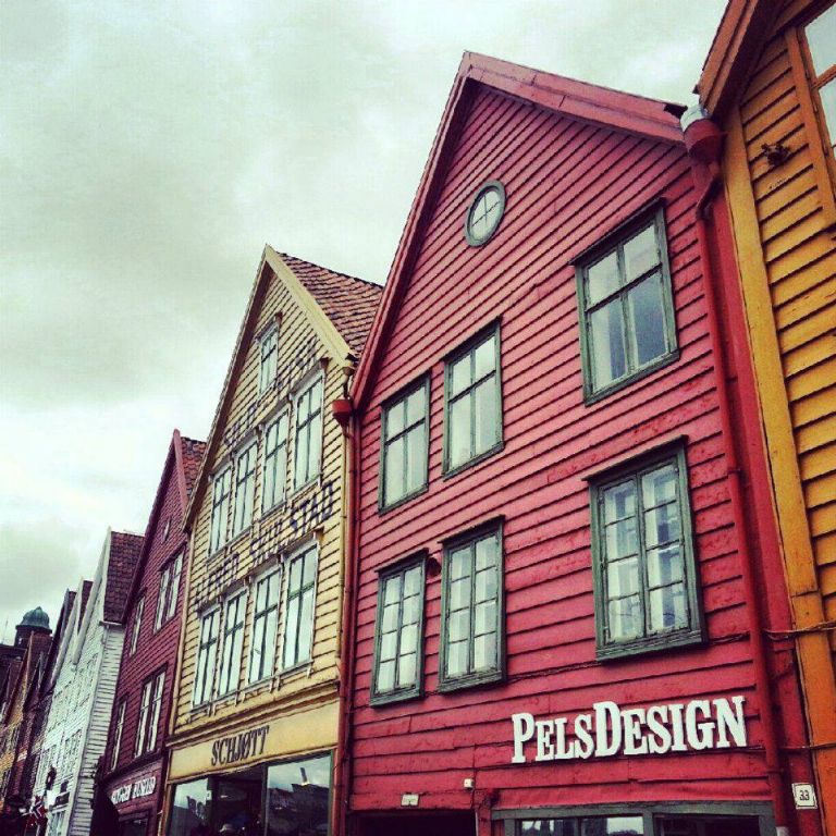 941783_590422030998636_693664152_n