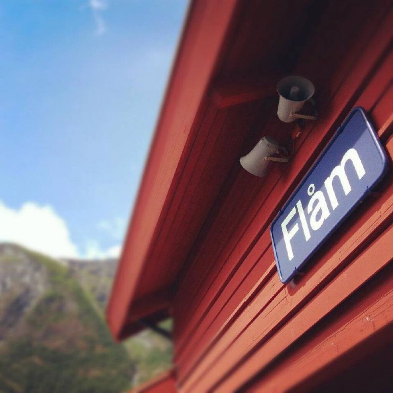 969279_590420820998757_1030506105_n